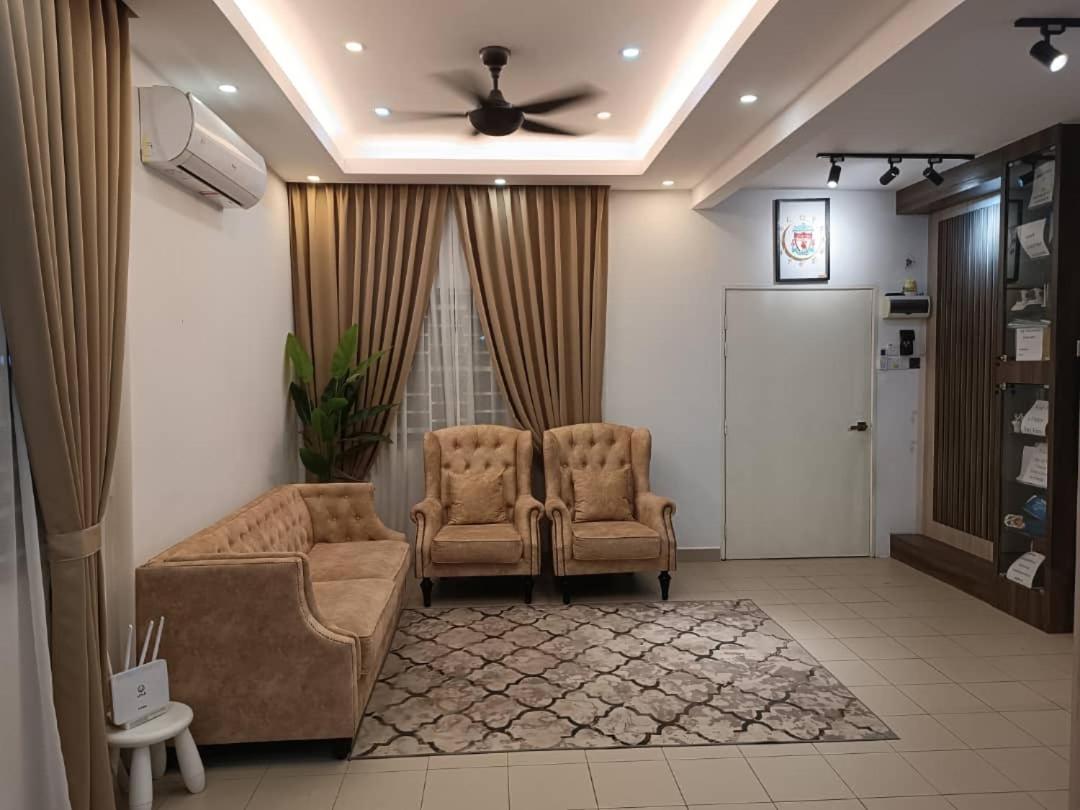 In Homestay Corner باتو باهات المظهر الخارجي الصورة